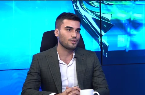 گفت و گو با جناب آقای آرش علیقارداشی شایسته تقدیر جشنواره هفتم