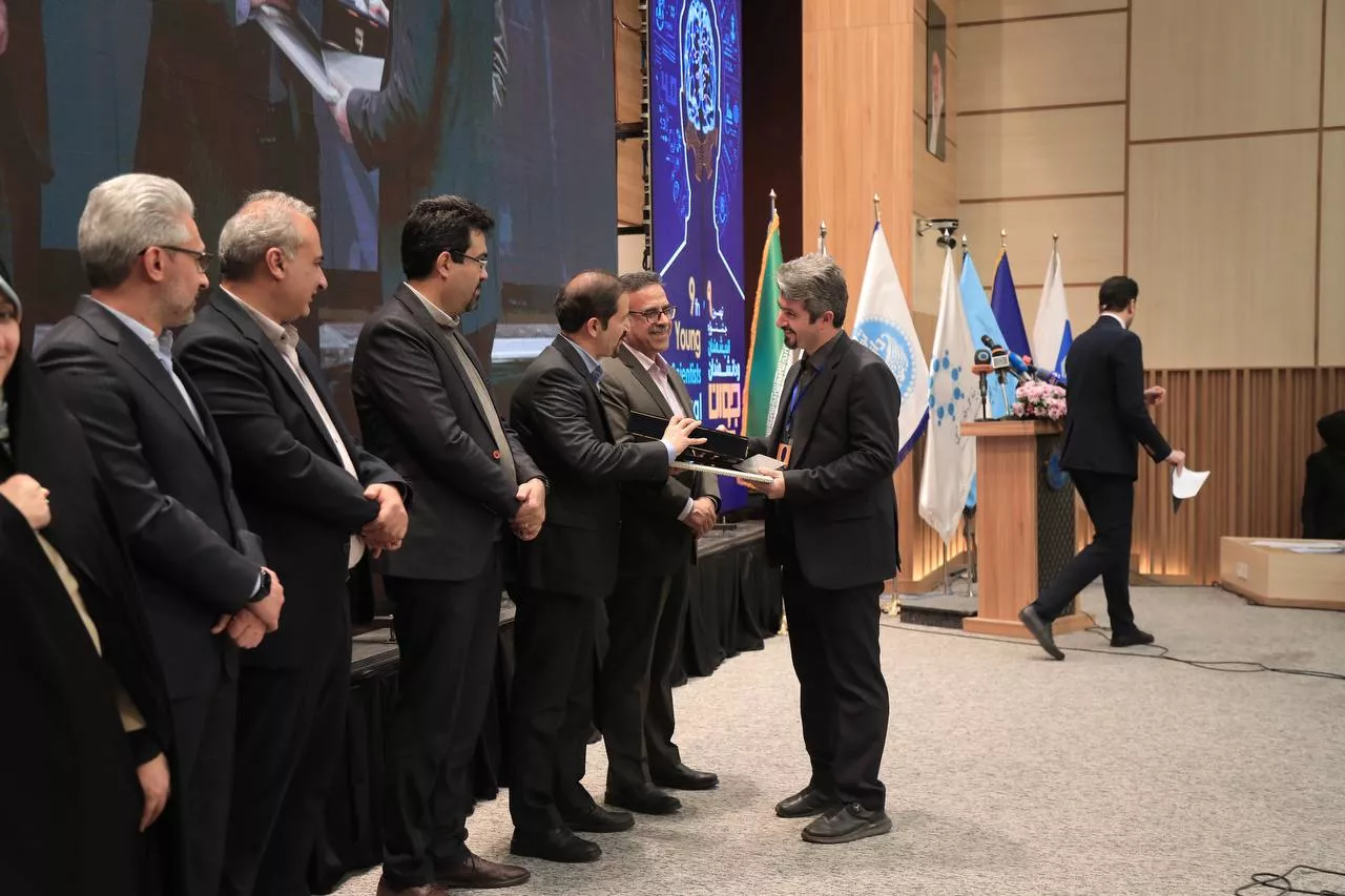 photo-5918012704356502423-y-694635794f788