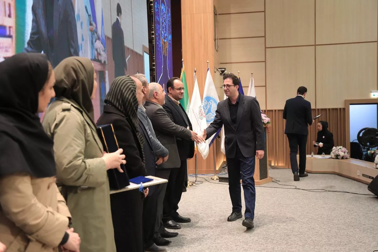 photo-5918012704356502443-y-6946357c7c312