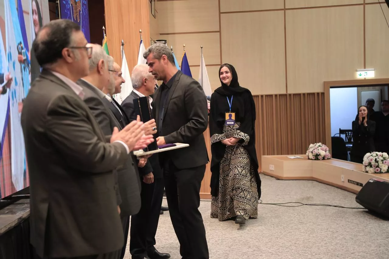 photo-5918012704356502474-y-69463581d772e