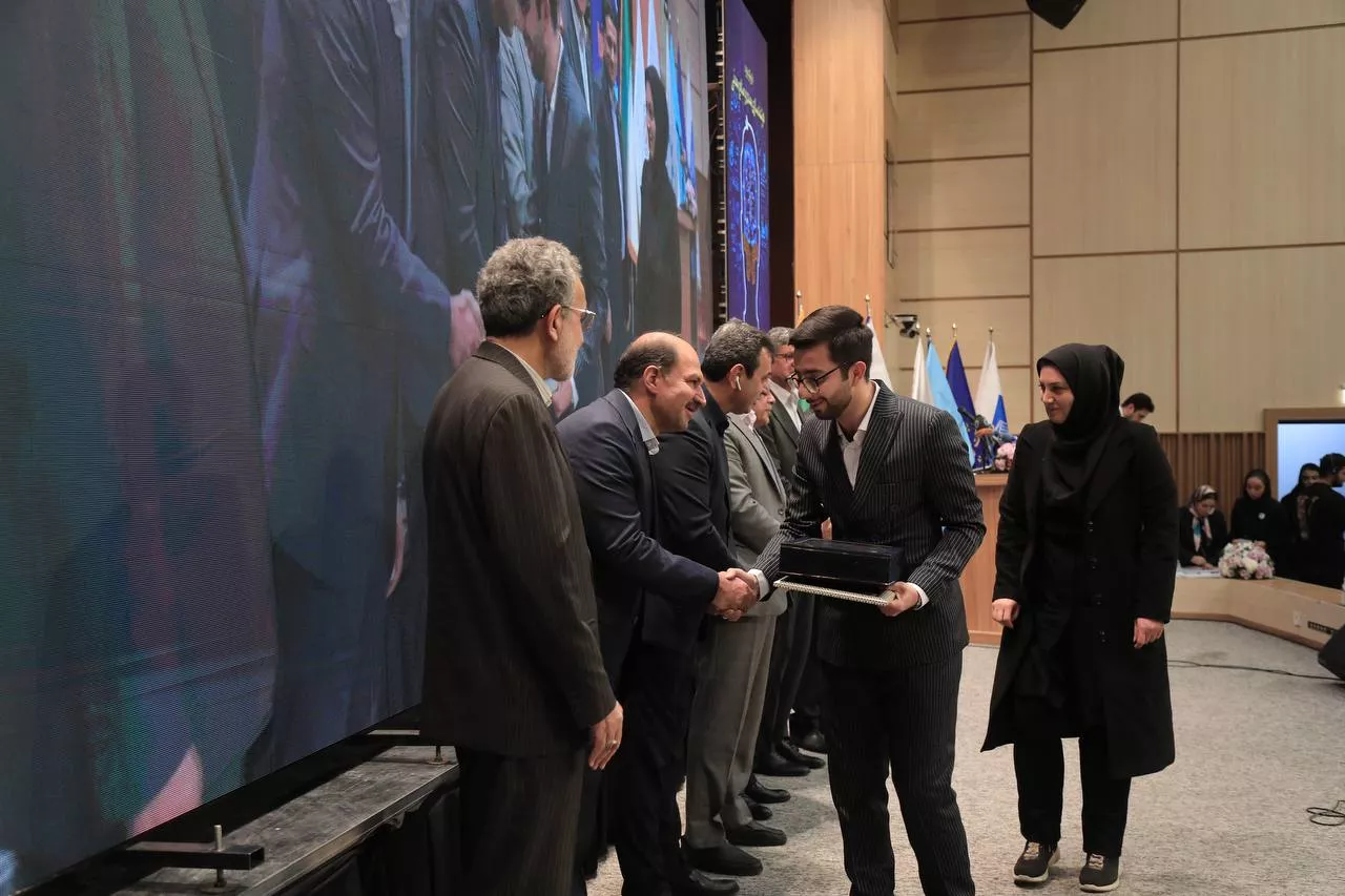 photo-5918012704356502482-y-69463583b33ac