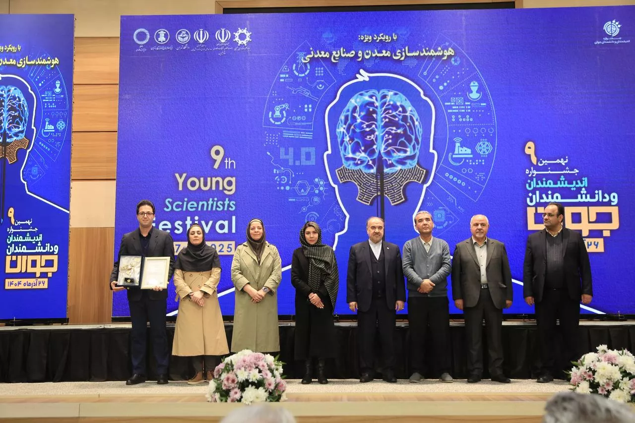 photo-5918012704356502733-y-694636f4eb91d