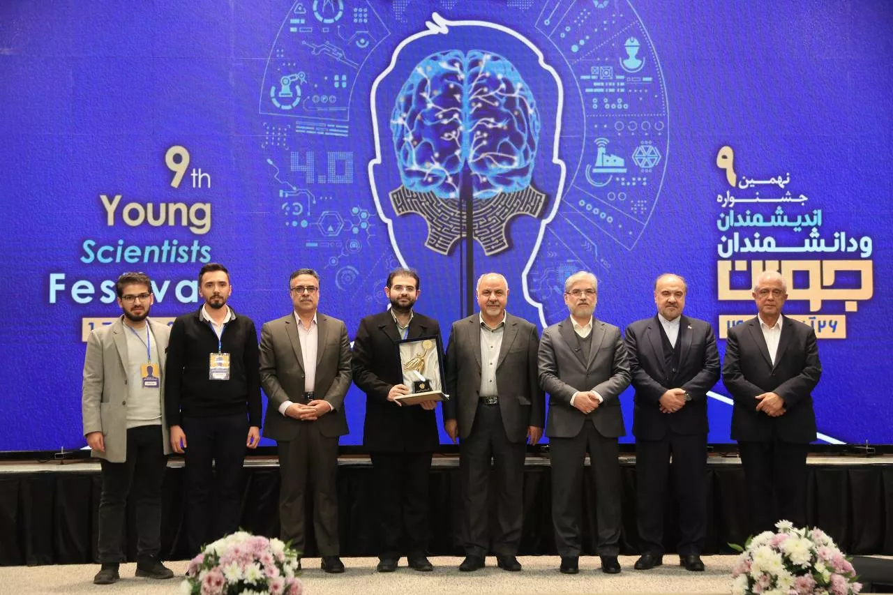 photo-5918012704356502735-y-694636f59c80e