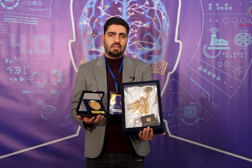 گفت و گو با آقای مهدی رامه نماینده فائقه حاجی زاده برگزیده نهایی حوزه فیزیک